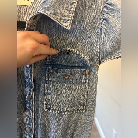 ALICE + OLIVIA Miranda belted tiered denim mini dress 
Size: 8 - Picture 10 of 14